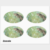 Sticker Ovale Chat dans la prairie estivale, Bruno Liljefors (Feuille)