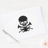 Sticker Ovale Crâne avec trompettes comme os croisés (Enveloppe)