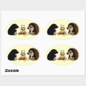 Sticker Ovale dessin animé mole et hérisson (Feuille)