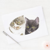 Sticker Ovale Deux chats - tabby et tortie (Enveloppe)