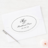 Sticker Ovale Élégant Monogramme noir et blanc Script (Enveloppe)