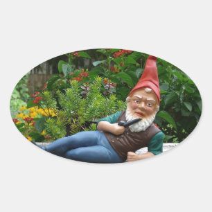 Sticker Ovale Gnome relaxant avec Casquette Père Noël