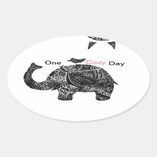 Sticker Ovale Joyeuse journée cosy d'un éléphant et de ses amis