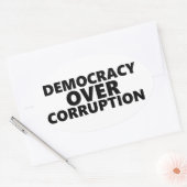Sticker Ovale La démocratie sur la corruption (Enveloppe)