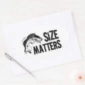 Sticker Ovale La Taille Compte ! Amusant design de pêche (Enveloppe)