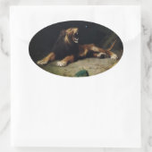 Sticker Ovale Lion Snapping à un papillon (Sac)