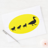 Sticker Ovale Mère Canard et Canards en Silhouette (Enveloppe)