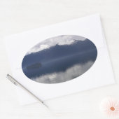 Sticker Ovale Misty Alaskan Sea dans les tons bleu (Enveloppe)