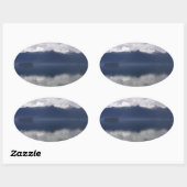 Sticker Ovale Misty Alaskan Sea dans les tons bleu (Feuille)