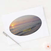 Sticker Ovale Monogramme Sunset Beach Waves, serein et paisible (Enveloppe)