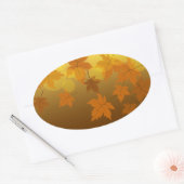 Sticker Ovale Motif d'automne avec feuilles d'érable en chute et (Enveloppe)