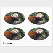 Sticker Ovale Panda rouge en train de sortir sa langue (Feuille)