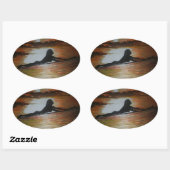 Sticker Ovale Silhouette de la fille surfeuse (Feuille)