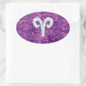 Sticker Ovale Symbole Pearl Like Aries sur Camo numérique rose (Sac)