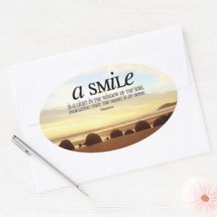Sticker Ovale "Un sourire est léger" Citation inspirante