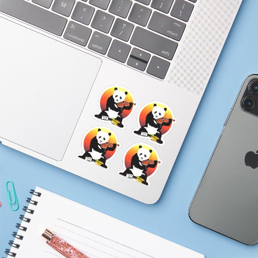 Sticker Panda Violinst (Ordinateur portable avec iPhone)