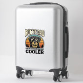 Sticker Papa Rottie comme un papa normal mais design plus  (Sur valise)