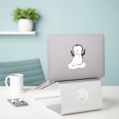 Sticker Pingouin mignon sur la glace (Ordinateur portable sur le bureau)