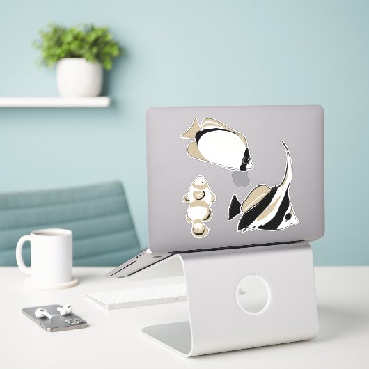 Sticker Poisson clown d'ange noir blanc (Ordinateur portable sur le bureau)