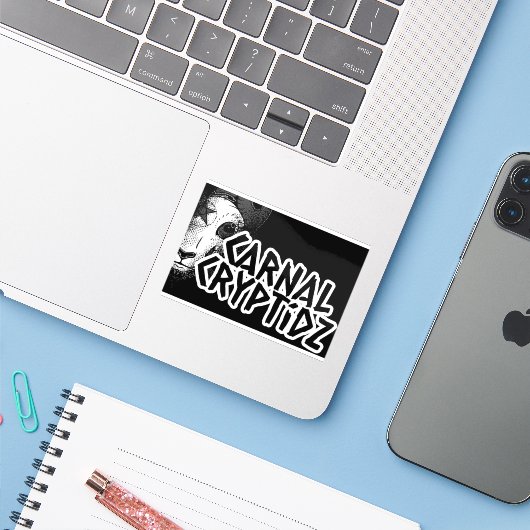 Sticker Premières vues Carnal Cryptidz (Ordinateur portable avec iPhone)