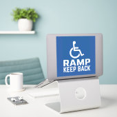 Sticker Rampe Handicap Garder (Ordinateur portable sur le bureau)