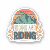 Sticker Randonnée Où les Voyages Deviennent des Aventures (Recto)