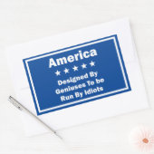 Sticker Rectangulaire Amérique Conçue Par Des Génies Dirigées Par Des Id (Enveloppe)