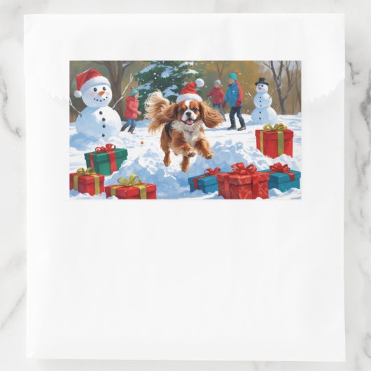 Sticker Rectangulaire Cavalier King Charles Spaniel Neige avec Noël (Sac)