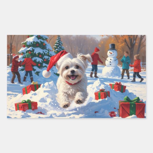 Sticker Rectangulaire Chien maltais courant dans la neige avec Casquette (Devant)