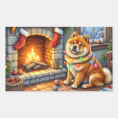 Sticker Rectangulaire Chow Chow Assis Devant une Cheminée avec des Lumiè (Devant)