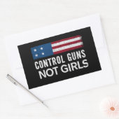 Sticker Rectangulaire Contrôlez les armes à feu, pas les filles (Enveloppe)