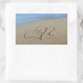 Sticker Rectangulaire Deux coeurs dans le sable de plage (Sac)