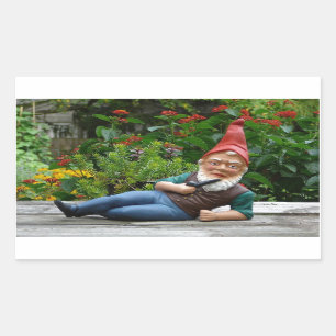 Sticker Rectangulaire Gnome de détente avec le casquette de Père Noël