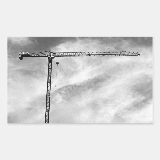 Sticker Rectangulaire Grue de construction et ciel photo noir et blanc (Devant)