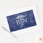 Sticker Rectangulaire Infirmière autorisée RN Caduceus sur Camo Bleu (Enveloppe)