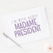 STICKER RECTANGULAIRE JE SUIS AVEC ELLE ! ! (Enveloppe)