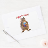 Sticker Rectangulaire Joyeux écureuil d'anniversaire avec présent (Enveloppe)