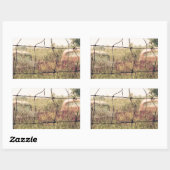 Sticker Rectangulaire Junkyard rural, Vechicles s'écartant dans un champ (Feuille)