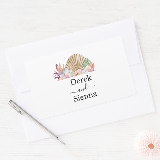Sticker Rectangulaire Mariage sur la plage de corail et de coquillages (Enveloppe)