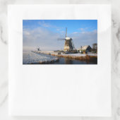 Sticker Rectangulaire Moulin à vent dans la neige dans un paysage hivern (Sac)