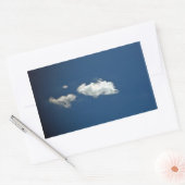 Sticker Rectangulaire Nuage blanc fluide sur ciel bleu profond (Enveloppe)