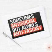 Sticker Rectangulaire Parfois antisocial mais toujours antifasciste (Enveloppe)
