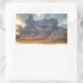 Sticker Rectangulaire Rayons de soleil à travers les nuages orageux (Sac)