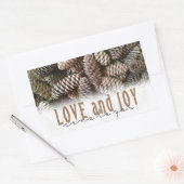 Sticker Rectangulaire Rustic Holiday Love and Joy Pine Cone (Enveloppe)