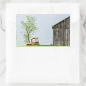 Sticker Rectangulaire Scène De Grange Avec Tracteur (Sac)