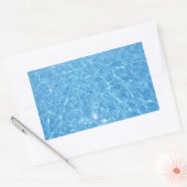Sticker Rectangulaire Soirée Piscine Elégante Vide Eau Bleue (Enveloppe)