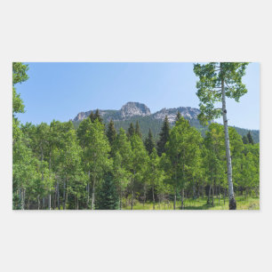 Sticker Rectangulaire sommet thorodin au-dessus des bois à la porte d'or