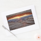 Sticker Rectangulaire Sunrise at Mesa Arch, parc national canyonien (Enveloppe)