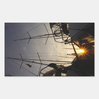 Sticker Rectangulaire Tegenlicht bij 2 zeilboten in de haven.