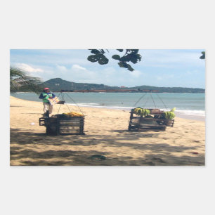 Sticker Rectangulaire Vendeurs de plage ... Plage de Lamai, île de Koh S